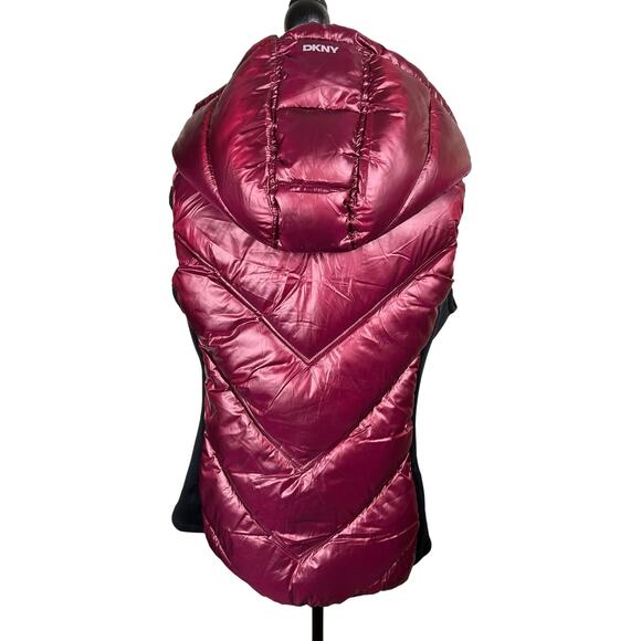 DKNY Women's Hooded Puffer Vest w/ Contrast Scuba & Faux Fur Collar NWT SIZE XL - Picture 4 of 9